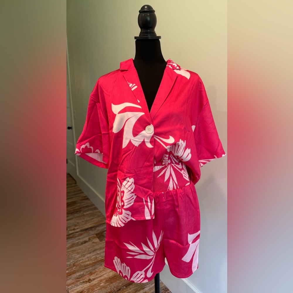 NWT Alamia Set Button Top & High Waisted Shorts Pockets | Pink & White | Med✨🌺